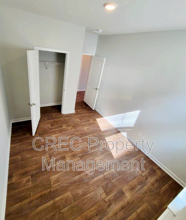 Building Photo - 817 Lilyford Ln