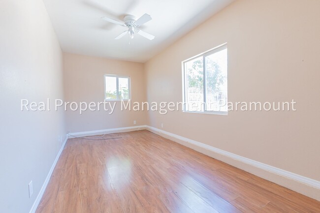 Building Photo - 1134 E 103rd Pl