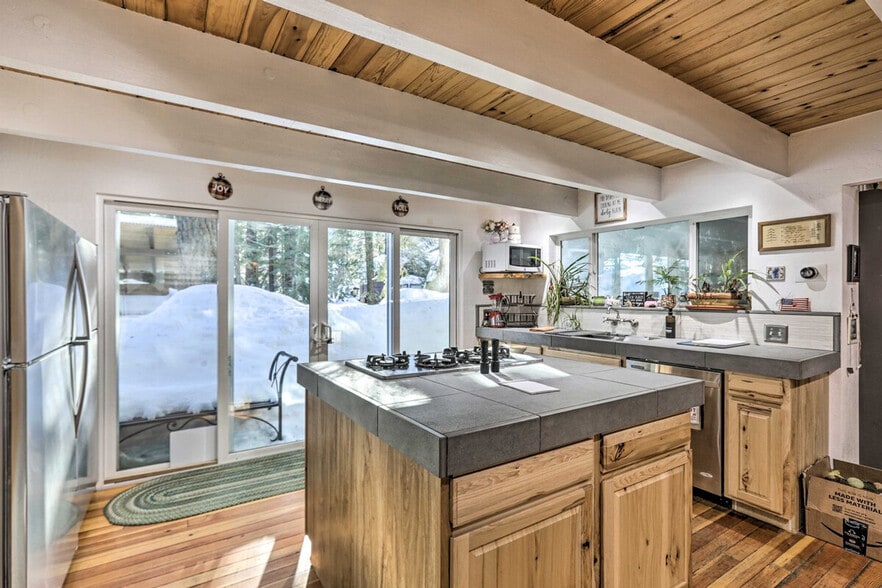 Building Photo - 1763 Narragansett Cir