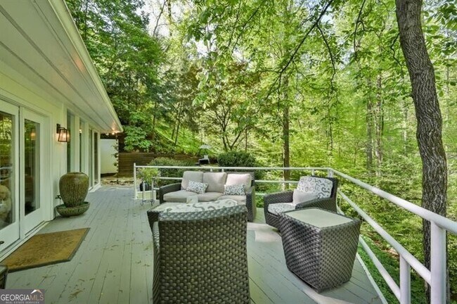 Building Photo - 625 Idlewood Dr NW