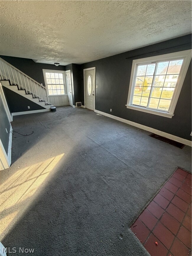 Building Photo - 143 Clifton Dr