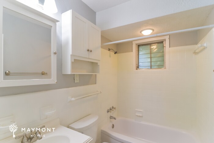 Building Photo - 711 Forestdale Dr