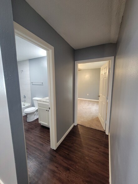 Building Photo - 16511 W Sandy Meadows Dr