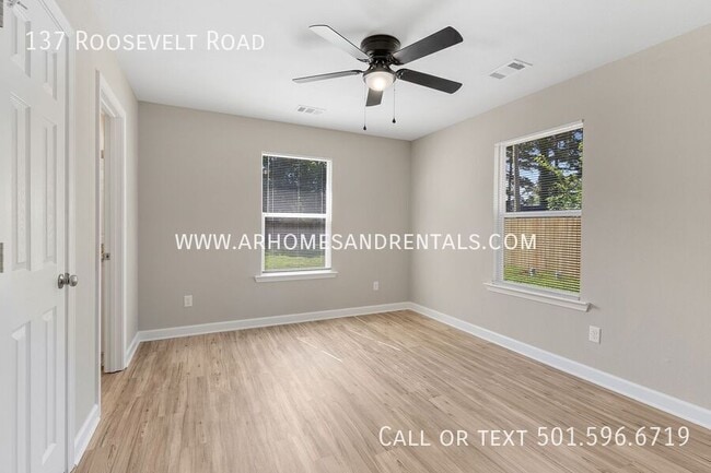 Building Photo - 137 Roosevelt Rd