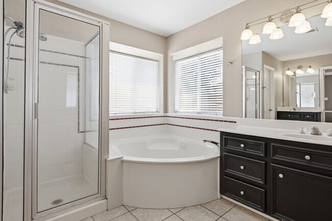 Building Photo - 905 Winged Foot Dr