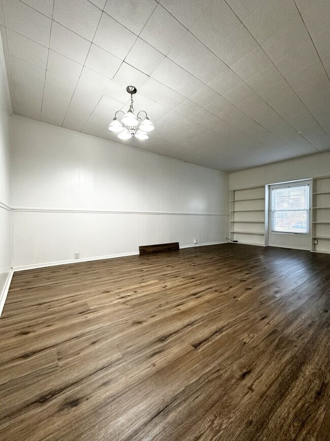 Building Photo - Well-Maintained 4-Bedroom in Haygood Area of Virginia Beach