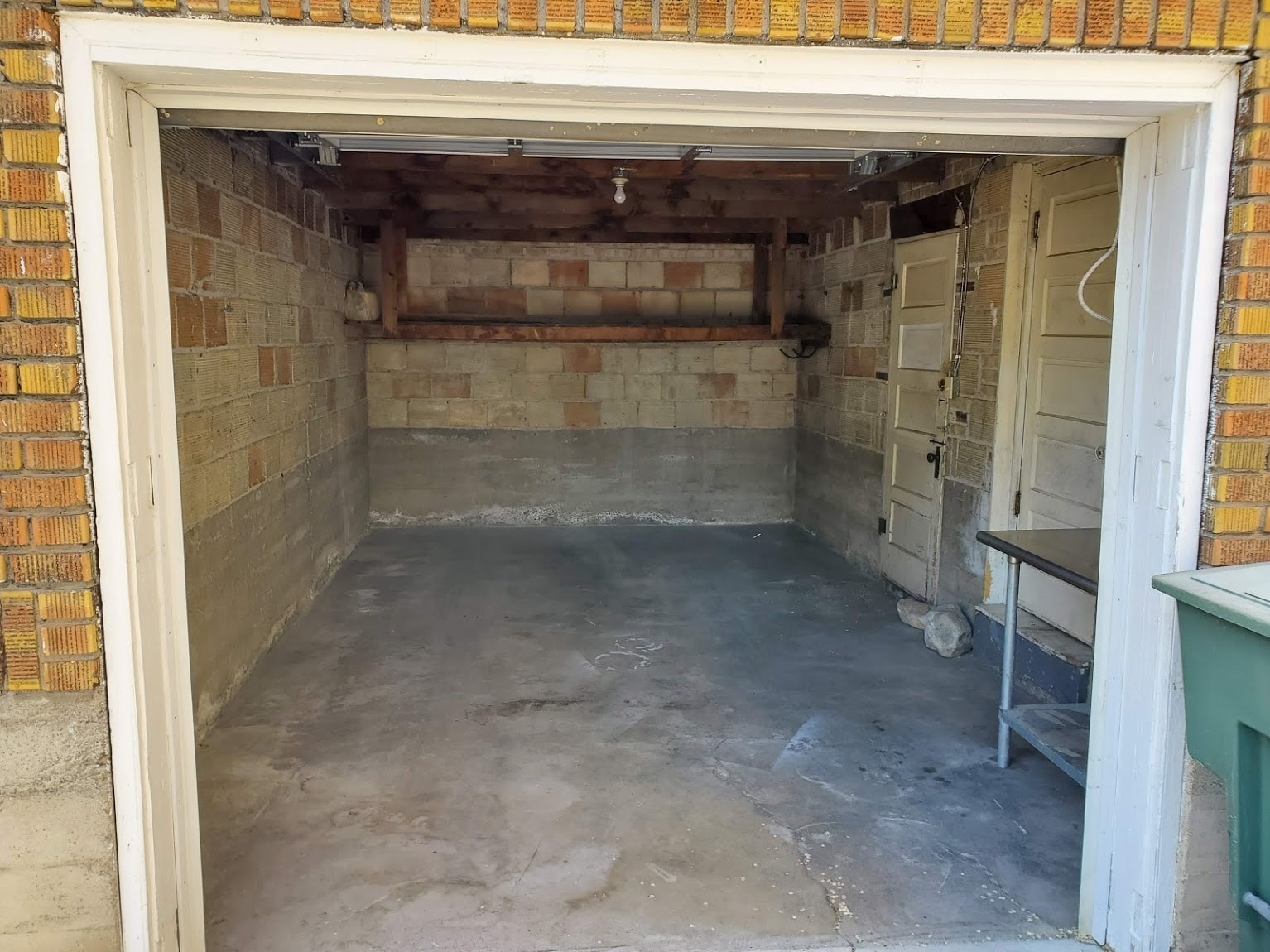 Garage - 424 W Benton St