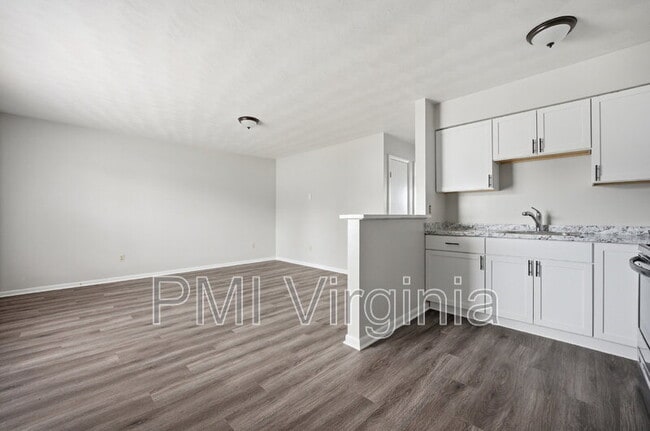 Building Photo - 2916 Pleasant Ave