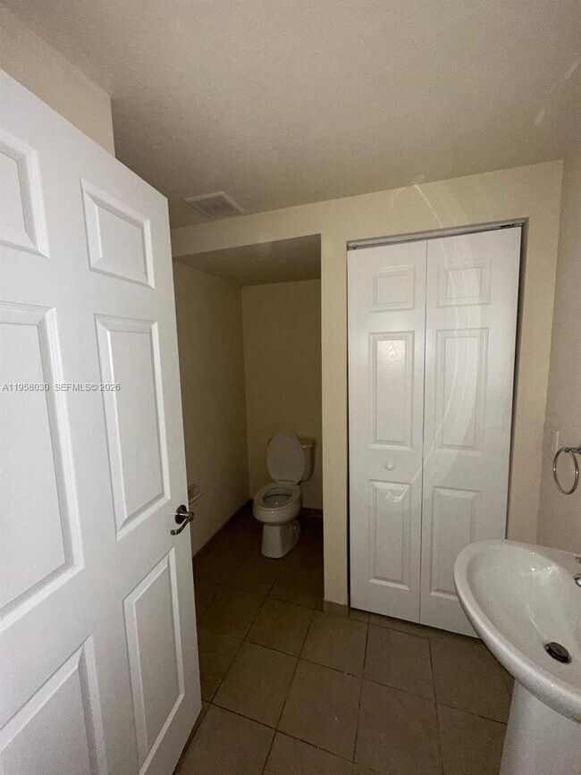 Building Photo - 3393 W 90th St