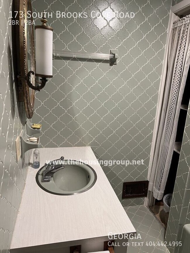 Building Photo - 173 S Brooks Cove Rd