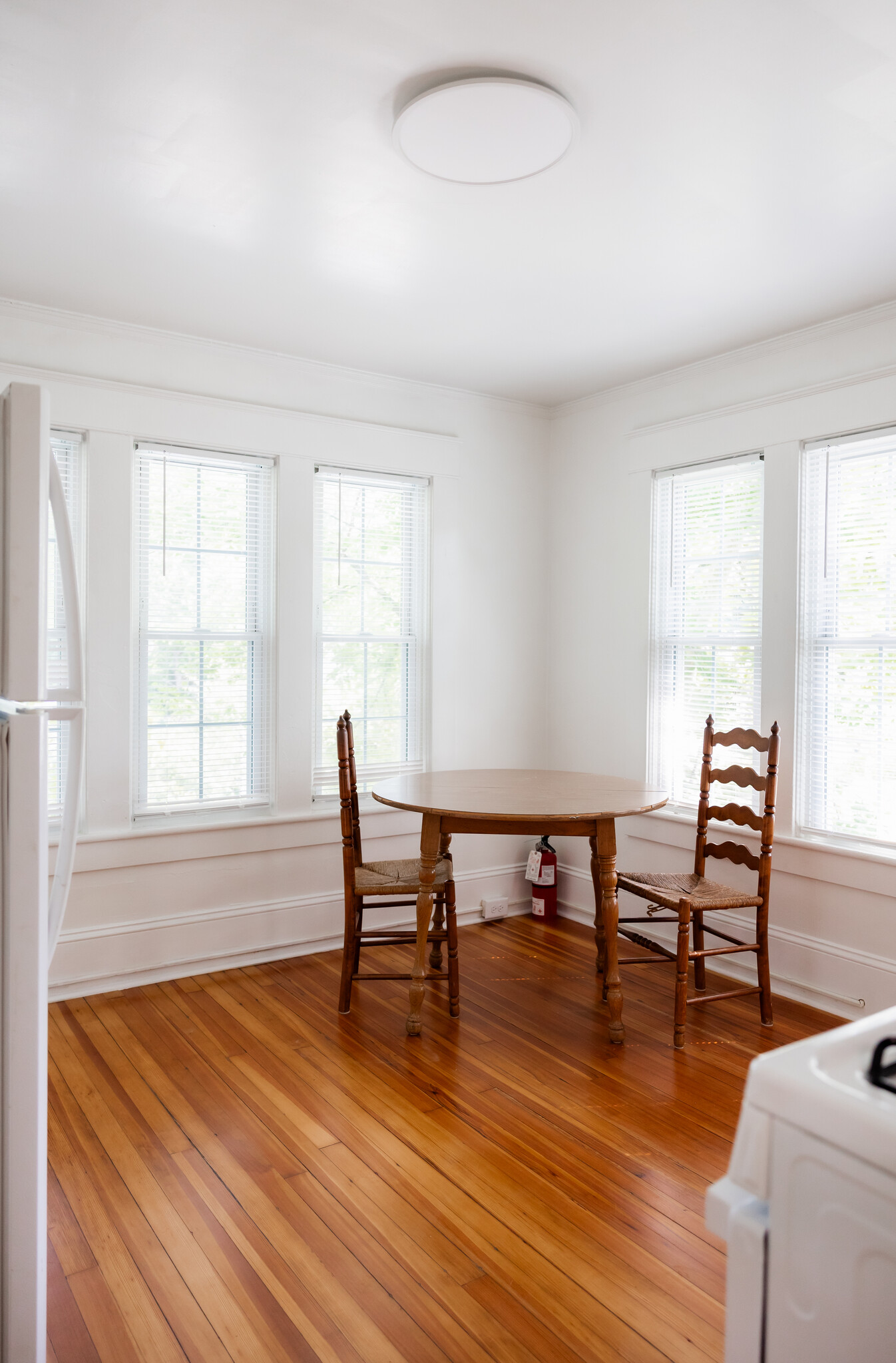 Breakfast nook - 112 Adams St