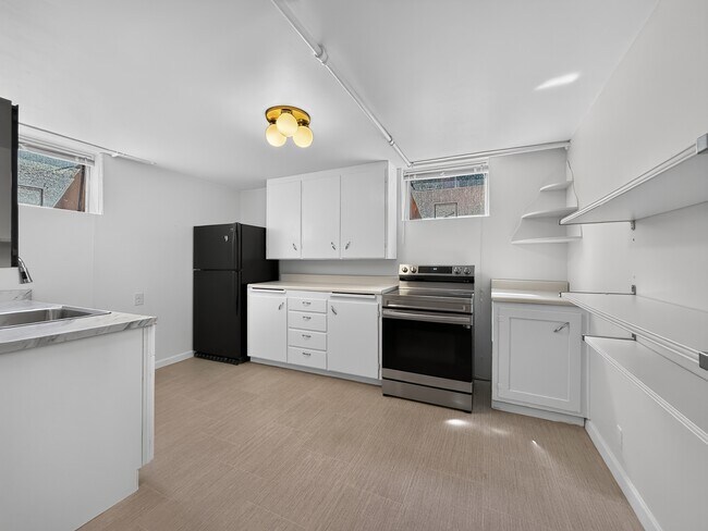 Building Photo - 3535 S 126th St
