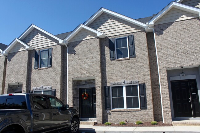Primary Photo - 113 Cedar Point Ln