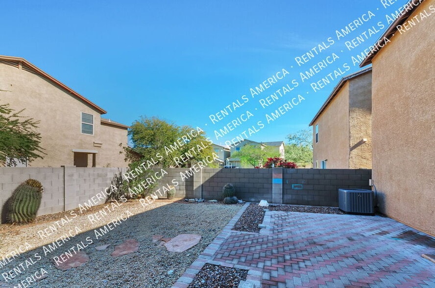 Building Photo - 3206 W Calle De Manzanillo