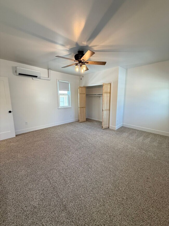 Building Photo - 310 W Market St