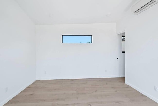 Building Photo - 1570 7th Ave