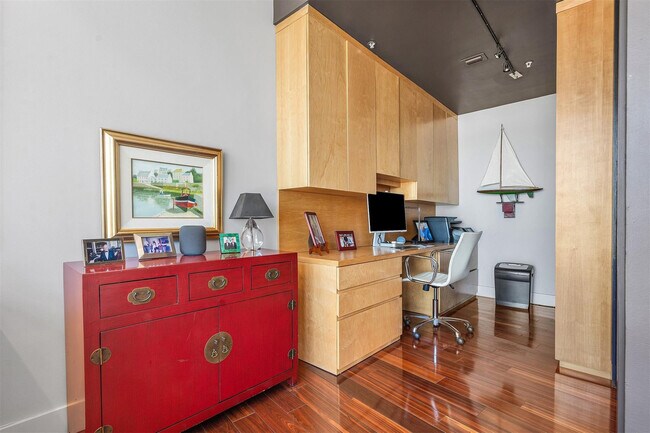 Building Photo - 715 Bayshore Dr