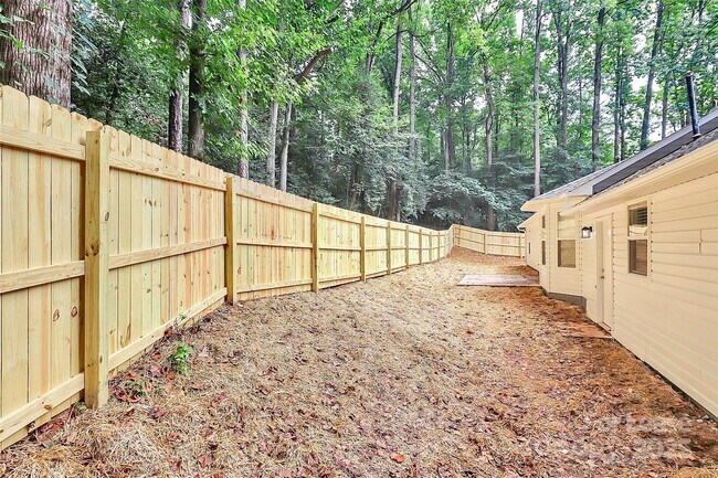 Building Photo - 1540 Nichole Ln