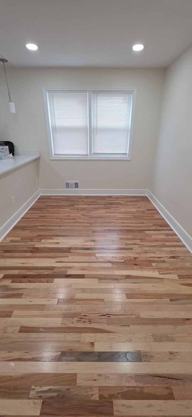 Building Photo - 4267 Labyrinth Rd