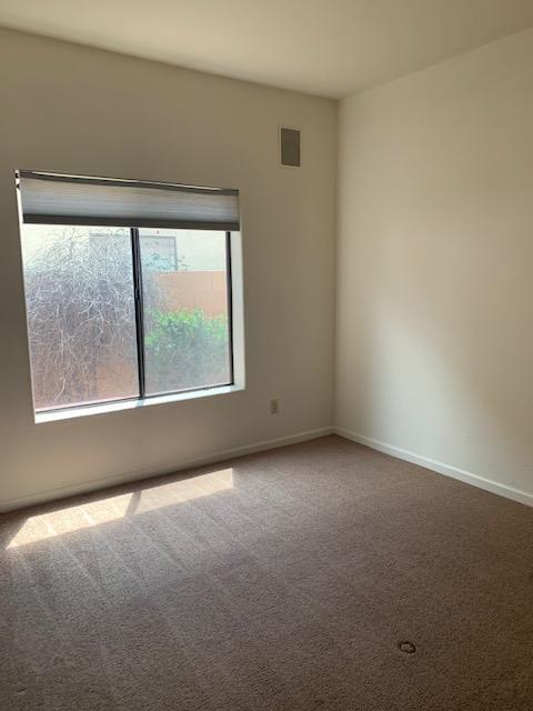 Building Photo - HOUSE FOR RENT
