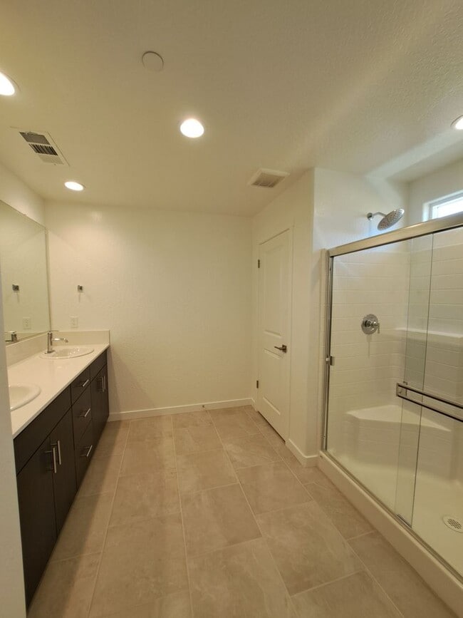 Building Photo - Gorgeous Two-Story Home Near Copper & Willow!