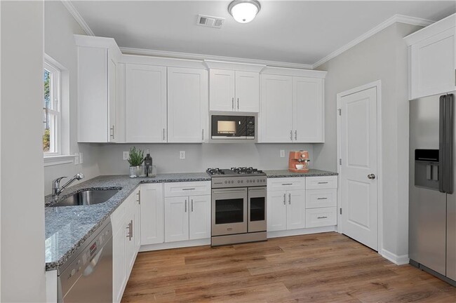 Building Photo - 2832 Laurel Ridge Cir