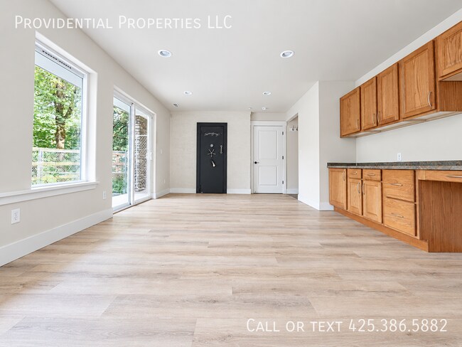 Building Photo - 1722 264th Ave NE