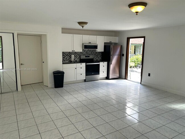 Building Photo - 262 NE 96th St