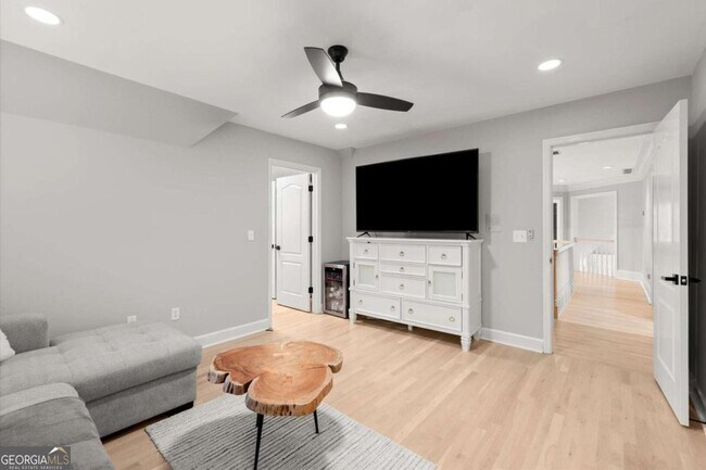 Building Photo - 1431 Waterford Green Dr