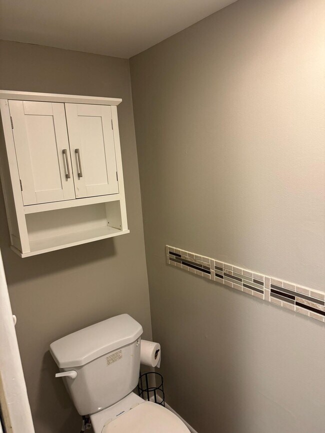 Building Photo - 1458 N Lawnwood Cir