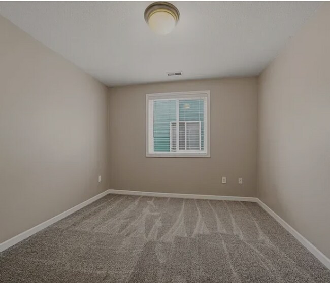 Building Photo - Camas 4 Bedroom Home with Central AC, Fireplace & Fenced Yard Near Downtown!