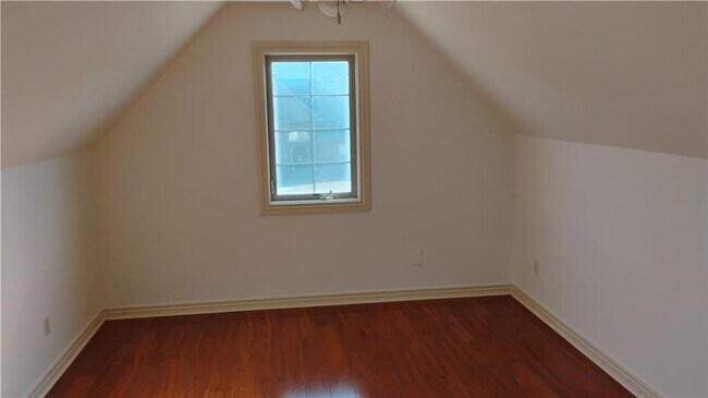 Building Photo - 3909 NE Kensington Ave