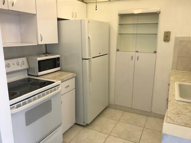 Building Photo - 111 Briny Ave