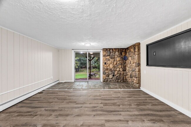 Building Photo - Mid-Century Cool Meets Maine Serenity Design. Privacy. Location. This one has it all.