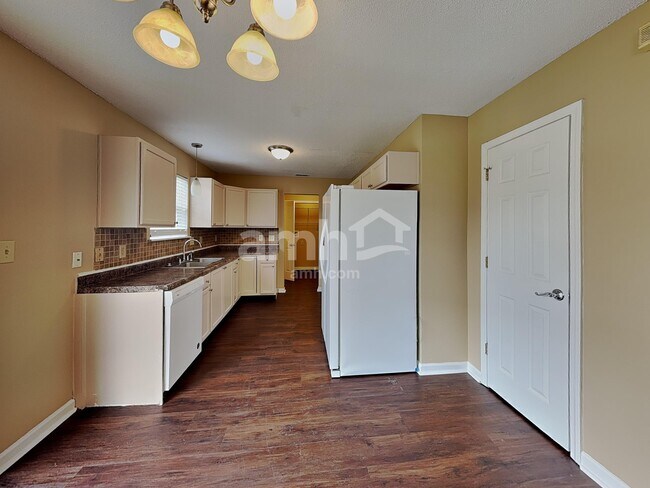 Building Photo - 17378 Austrian Pine Way