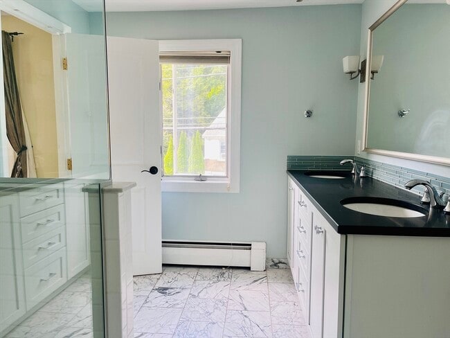 Building Photo - 181 Moss Hill Rd