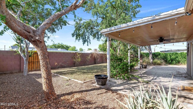 Building Photo - 2501 E Highland Ave