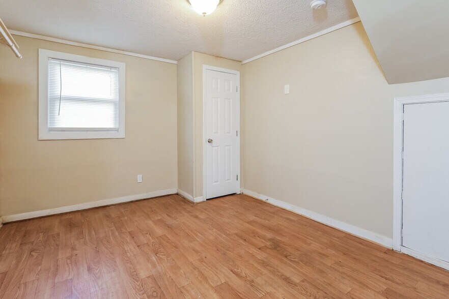 Building Photo - 17 E Wedgewood Cir