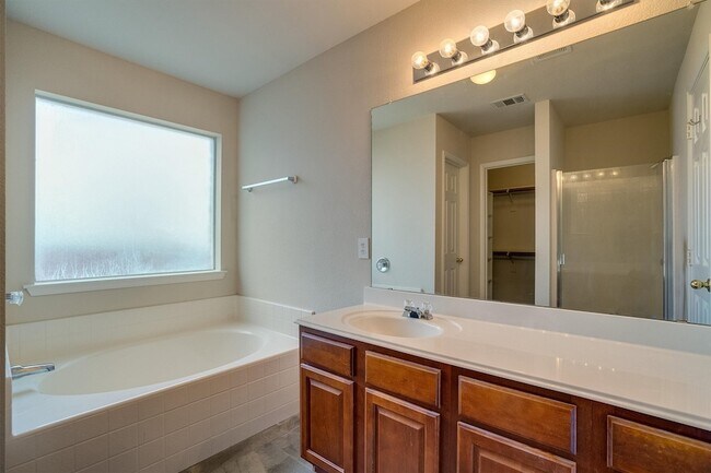 Building Photo - 9804 Westmere Ln