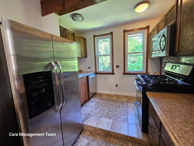 Building Photo - Amazing 4 bedroom 1 bath home in Avalon