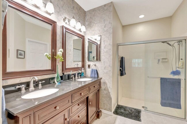Building Photo - 14211 W La Sedona Cir