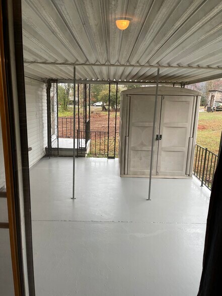 Building Photo - 103 Foothills Dr