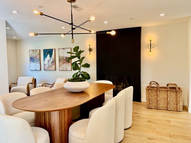 Building Photo - Designer 4BR Retreat with Pool, Indoor-Outdoor Living, and Prime Menlo Park Location