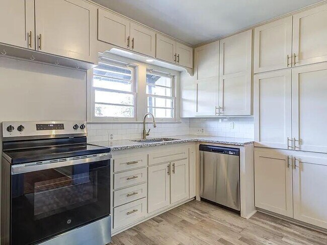 Building Photo - 2716 29th St