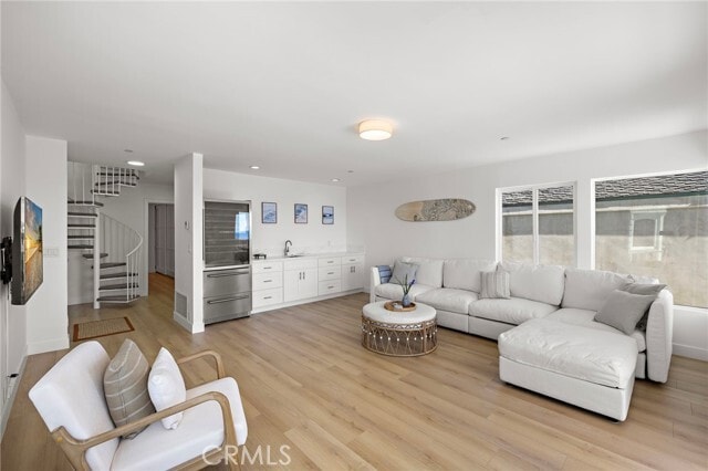 Building Photo - 1045 Gaviota Dr