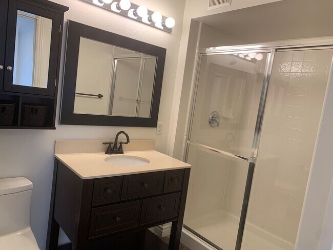 Building Photo - GATED, PRIVATE SUMMERLIN RETREAT!!