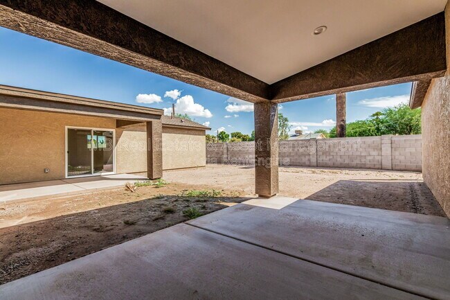 Building Photo - 413 E Southern Ave