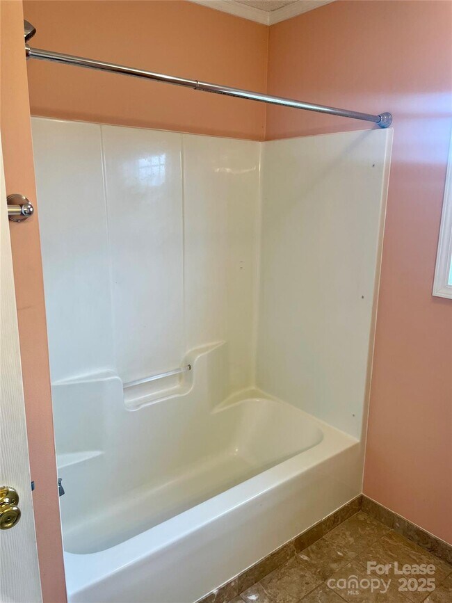 Building Photo - 3823 Thomas Ridge Dr