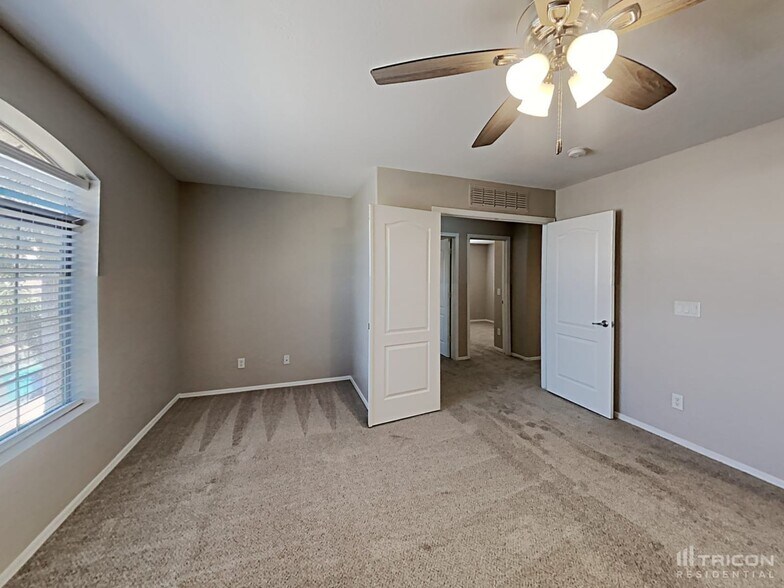 Building Photo - 1641 S 233rd Ln