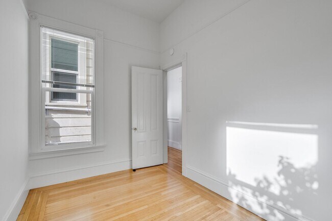 Building Photo - Remodeled pet friendly, top floor 2BR with in-unit laundry